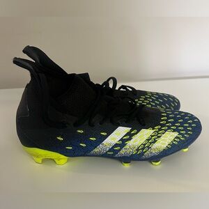 Adidas Predator Men’s size 7.5 Soccer Cleats